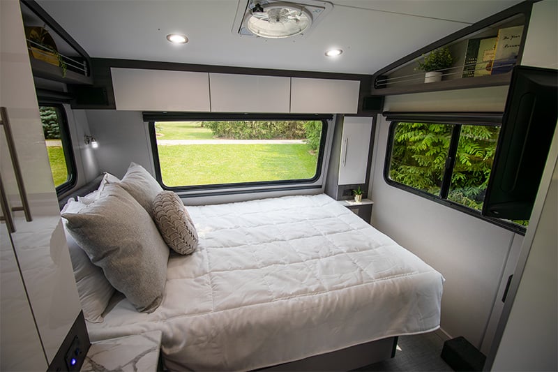 panoramic windshield RV