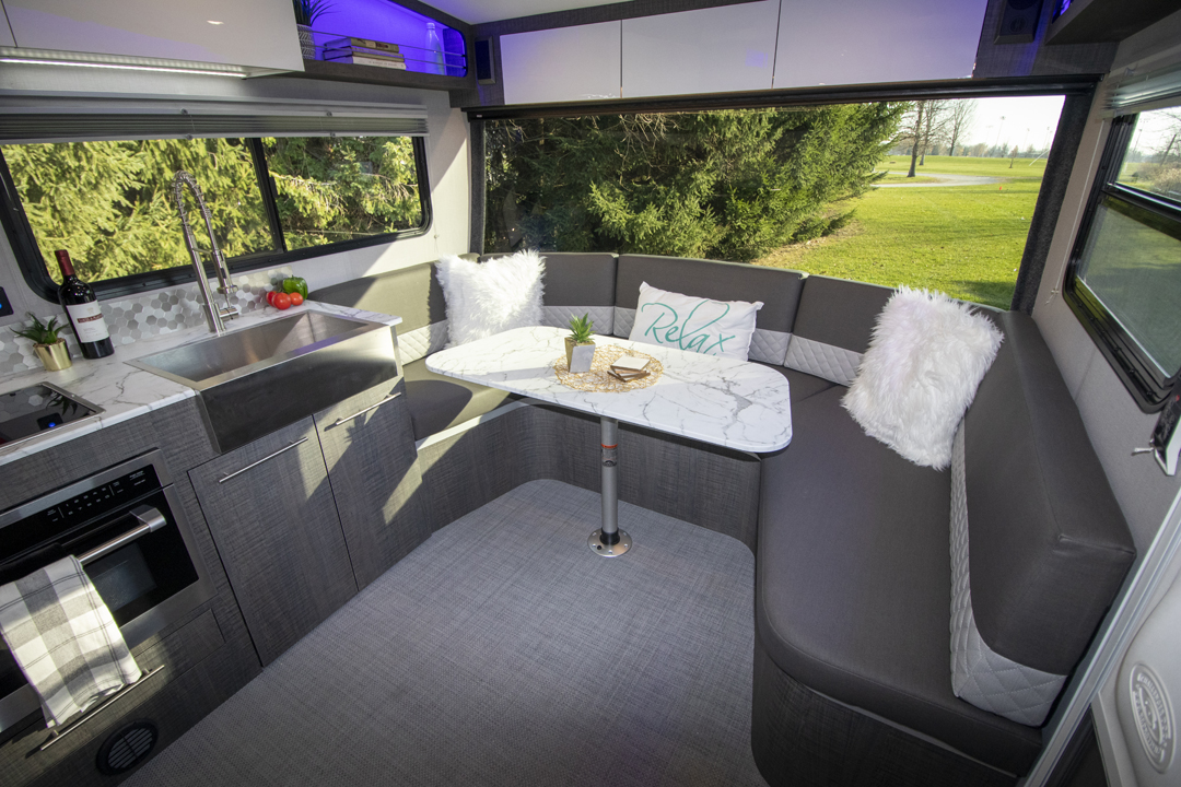 lightweigt spacious design travel trailer