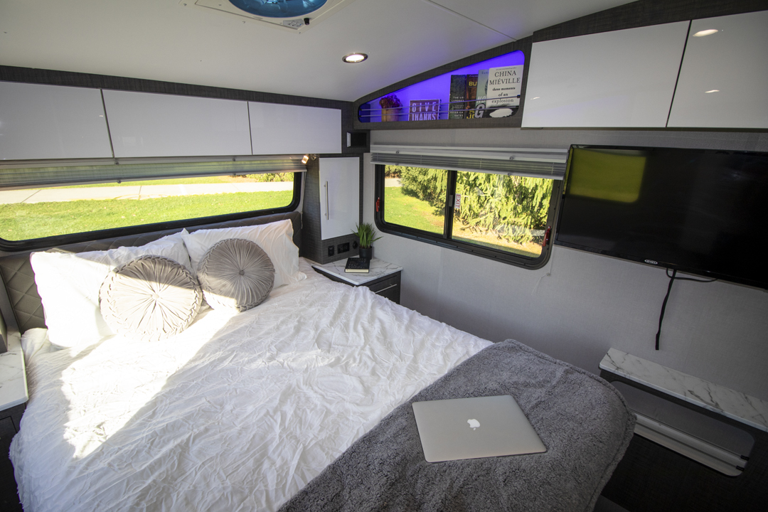 panoramic windshield RV