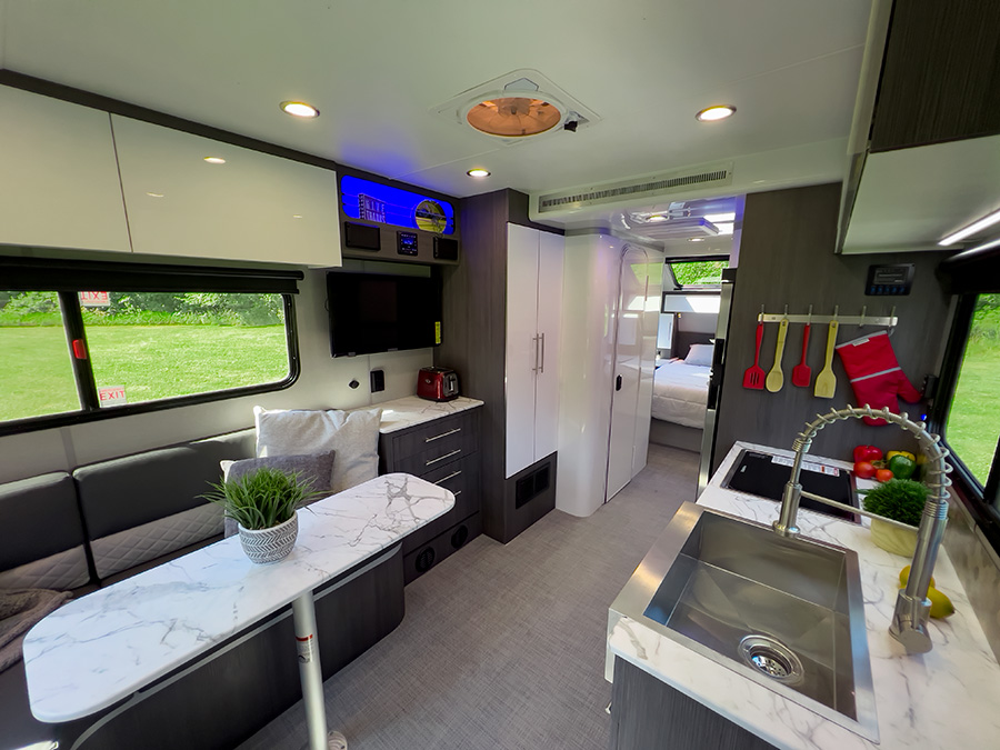 inTech OVR navigate Inside