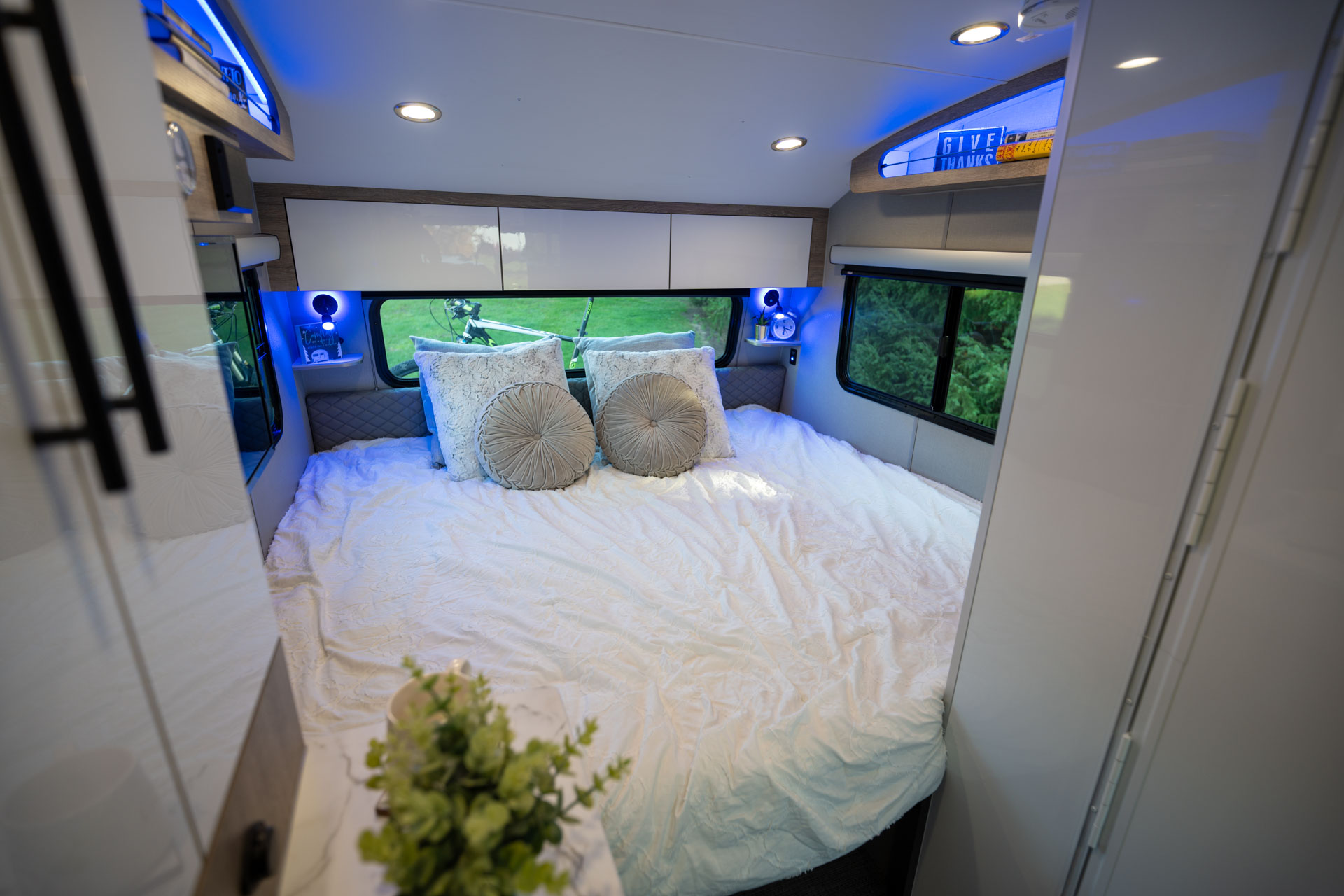 Eclipse dinette bed interior