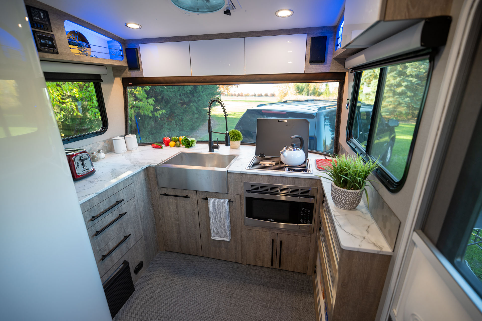 panoramic windshield RV