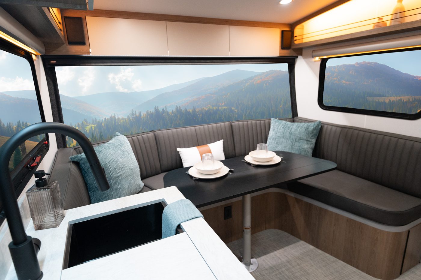 Aucta Willow panoramic interior