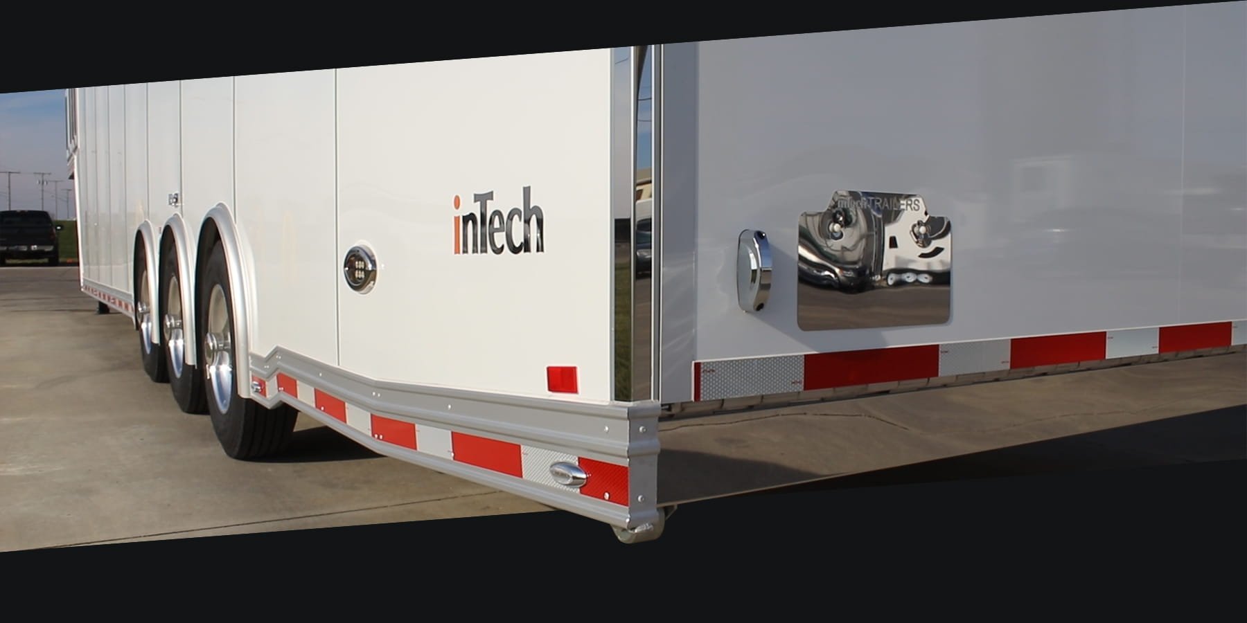 Custom Enclosed Trailers - Advantage Trailer