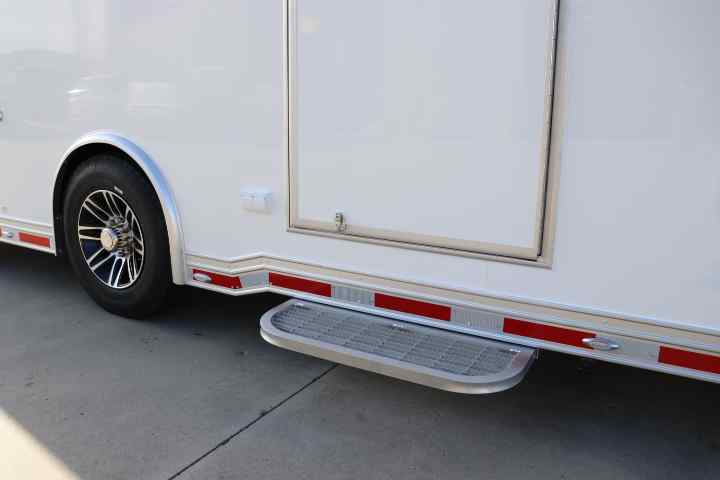 inTech Gooseneck Trailer