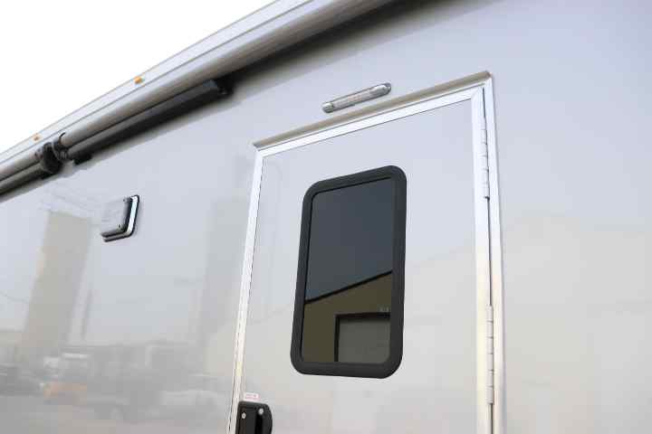 inTech Gooseneck Trailer
