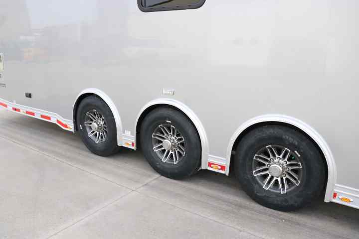 inTech Gooseneck Trailer
