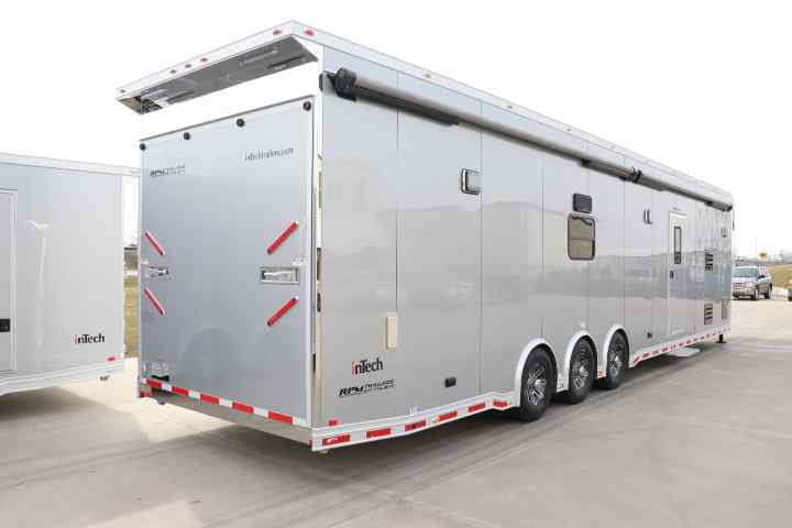 inTech Gooseneck Trailer