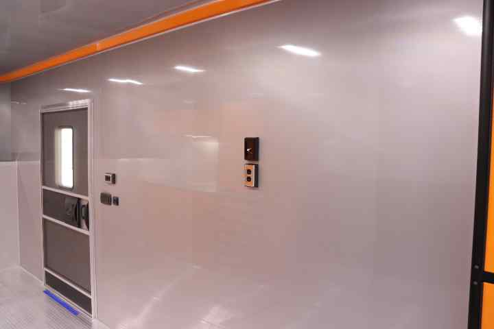 inTech Gooseneck Trailer