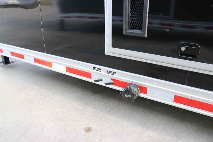 inTech Gooseneck Trailer