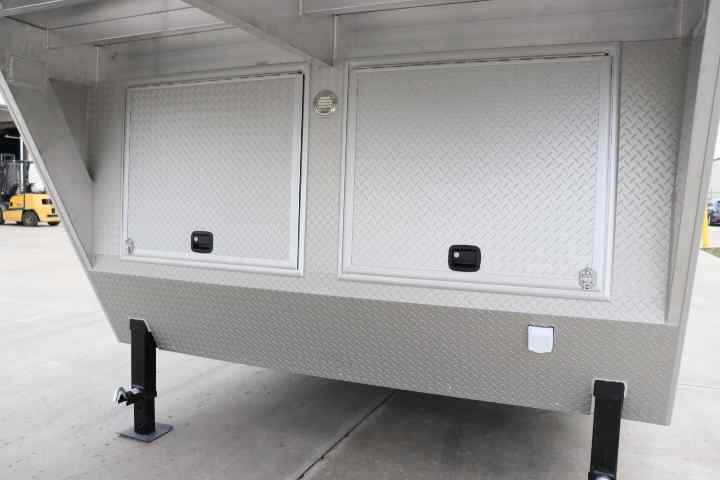 inTech Gooseneck Trailer