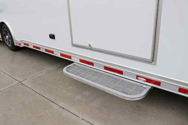 inTech Gooseneck Trailer