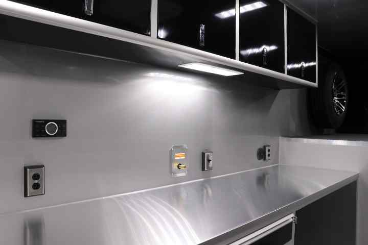inTech Gooseneck Trailer