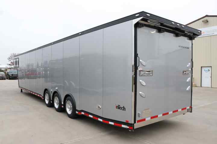 inTech Gooseneck Trailer