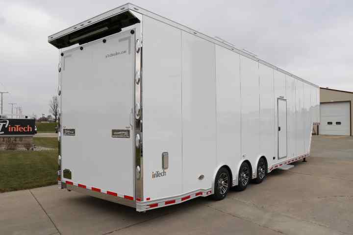 inTech Gooseneck Trailer