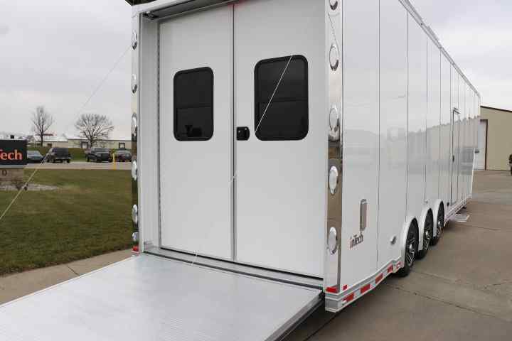 inTech Gooseneck Trailer