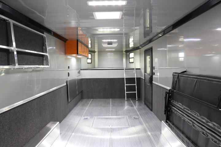 inTech Gooseneck Trailer