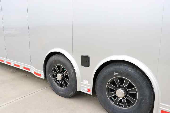 inTech Gooseneck Trailer