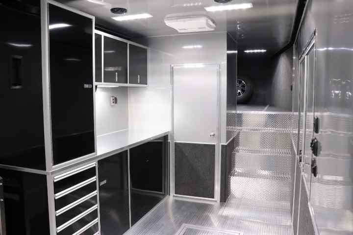 inTech Gooseneck Trailer