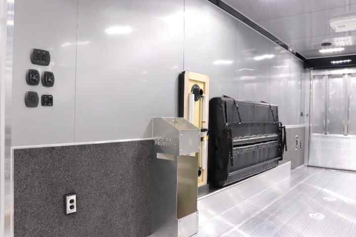 inTech Gooseneck Trailer