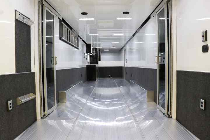 inTech Gooseneck Trailer