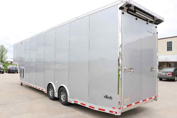 inTech Gooseneck Trailer