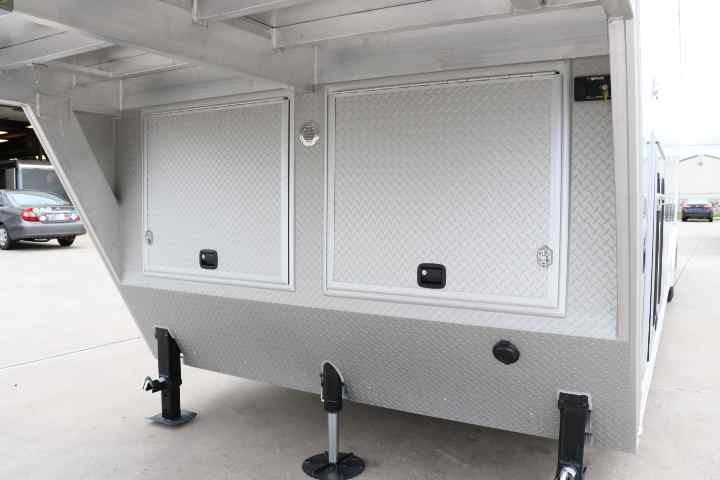 inTech Gooseneck Trailer
