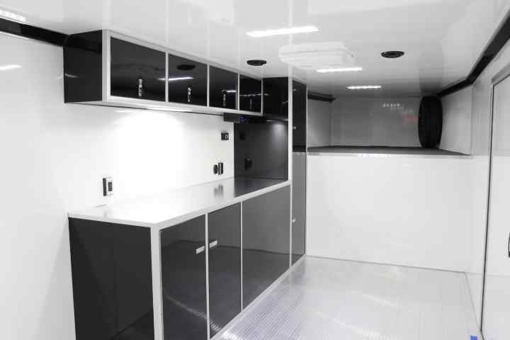 inTech Gooseneck Trailer