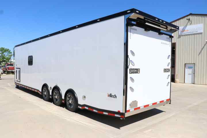 inTech Gooseneck Trailer