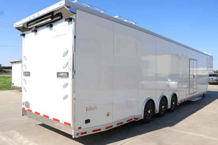 inTech Gooseneck Trailer