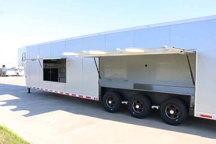 inTech Gooseneck Trailer