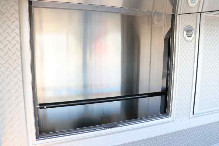 inTech Gooseneck Trailer
