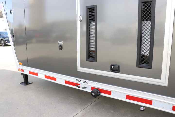 inTech Gooseneck Trailer
