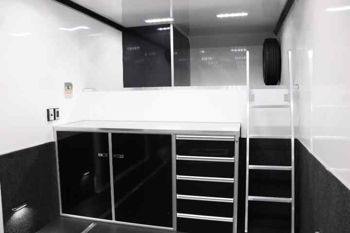 inTech Gooseneck Trailer