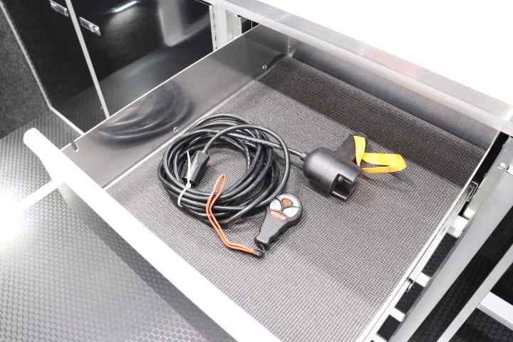 inTech Gooseneck Trailer
