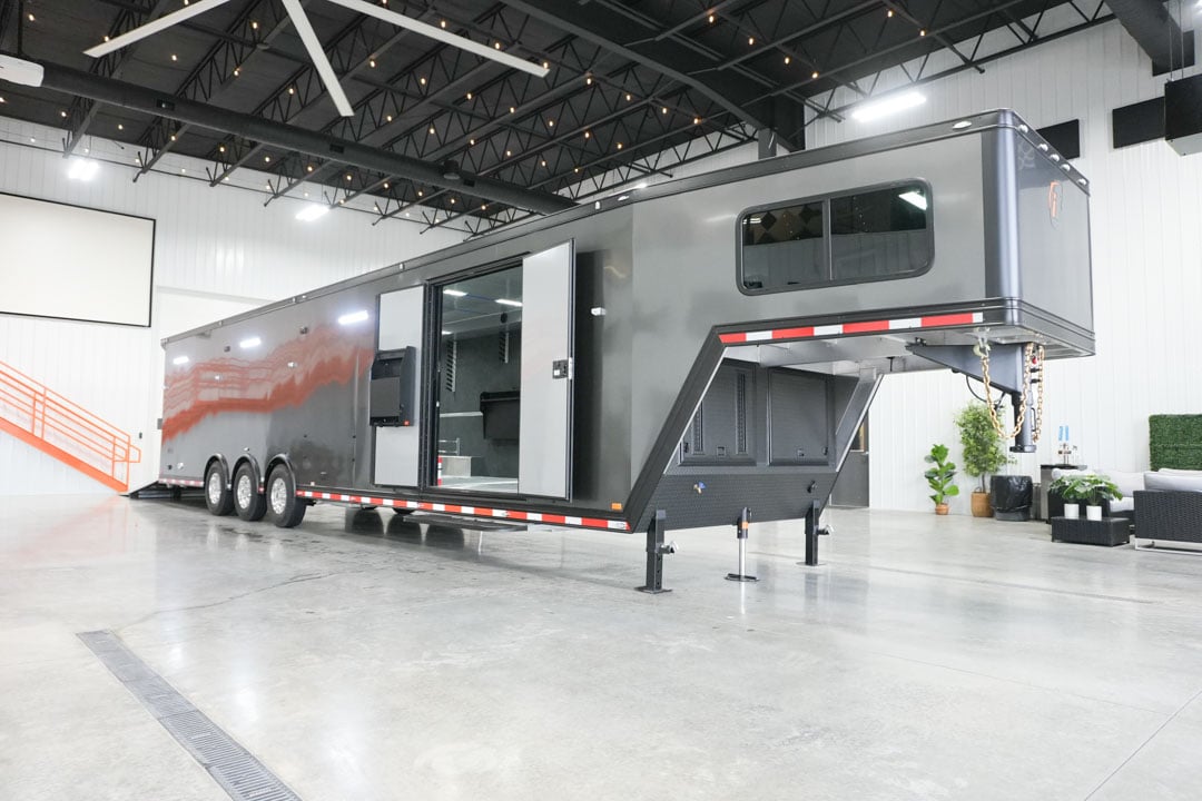 inTech Gooseneck Trailer