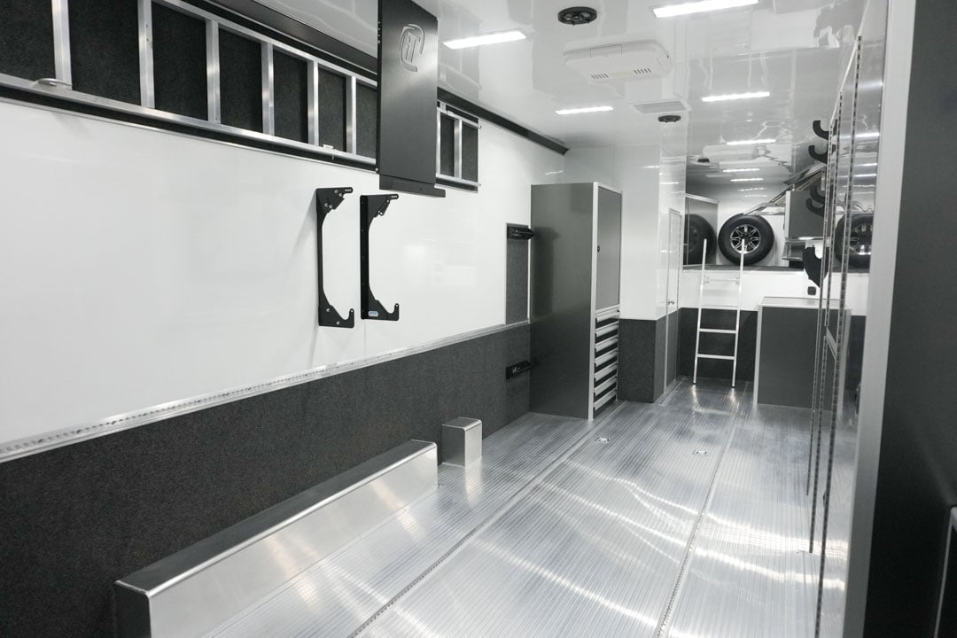 inTech Gooseneck Trailer