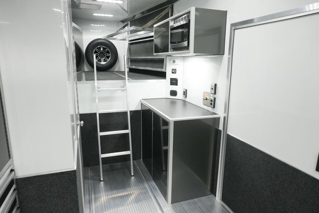 inTech Gooseneck Trailer