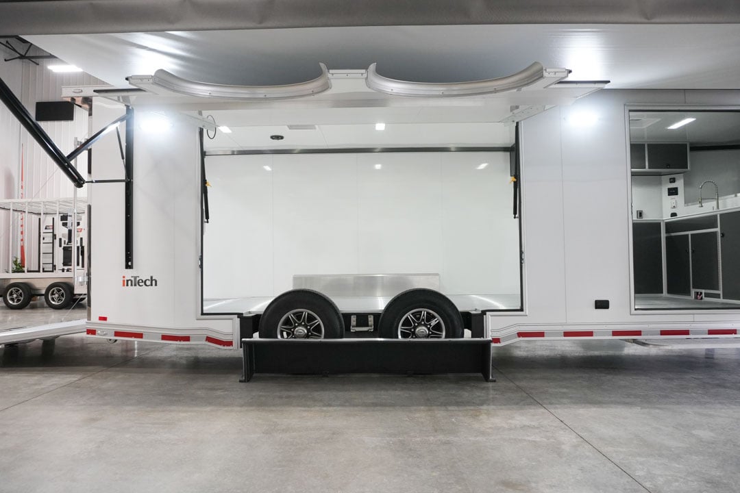 inTech Gooseneck Trailer