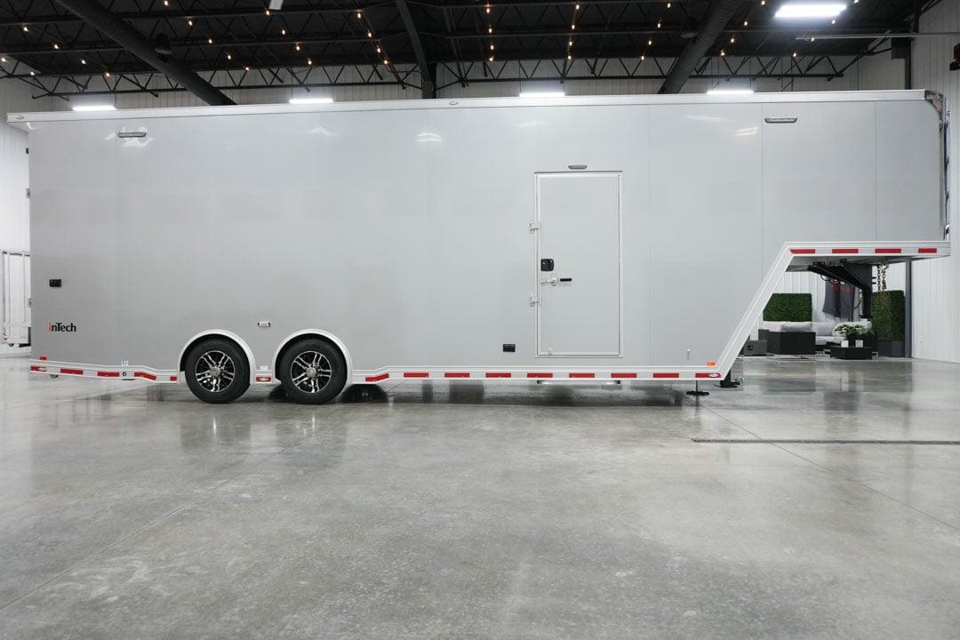 inTech Gooseneck Trailer