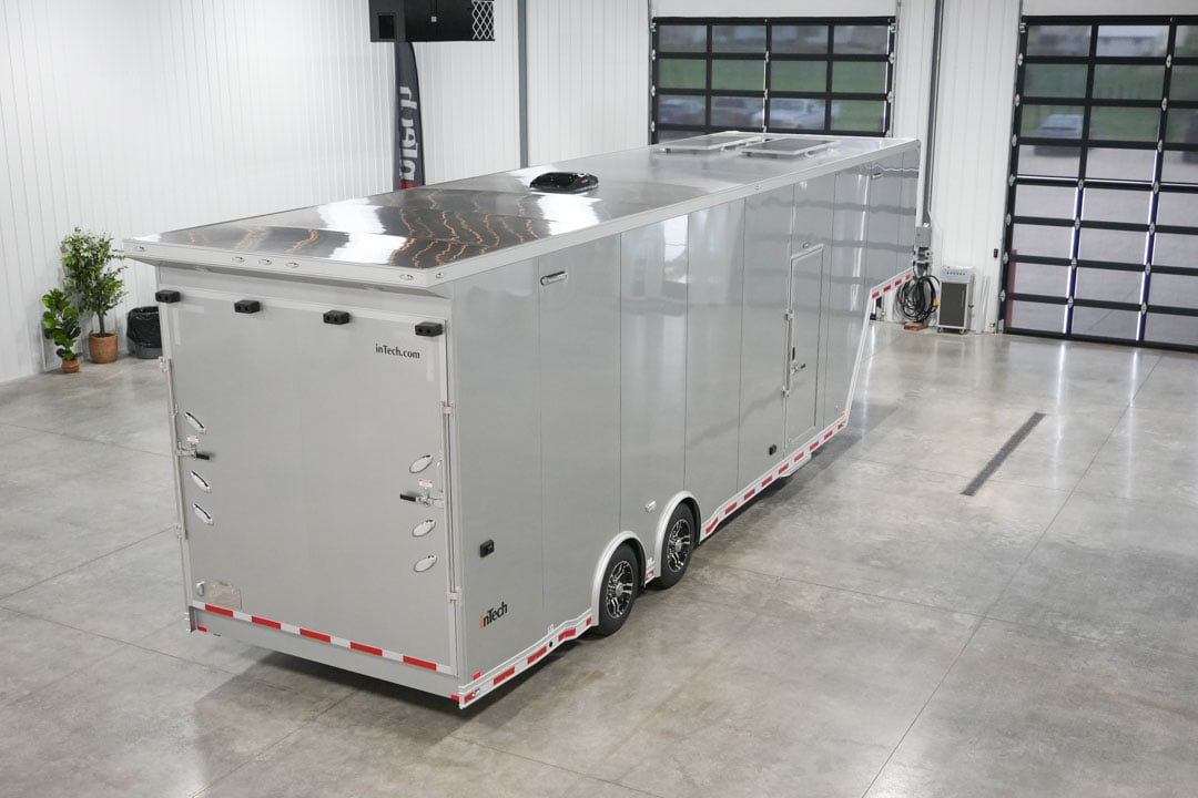 inTech Gooseneck Trailer