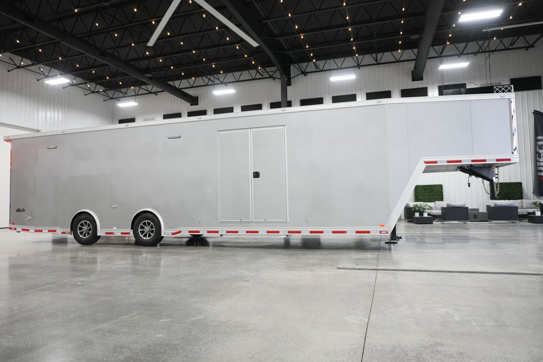 inTech Gooseneck Trailer