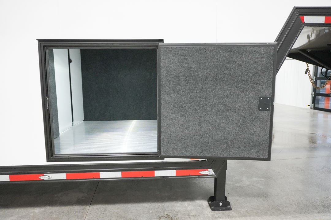 inTech Gooseneck Trailer