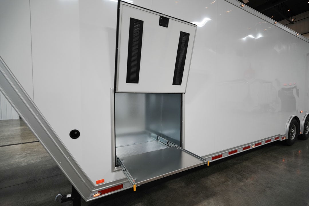 inTech Gooseneck Trailer