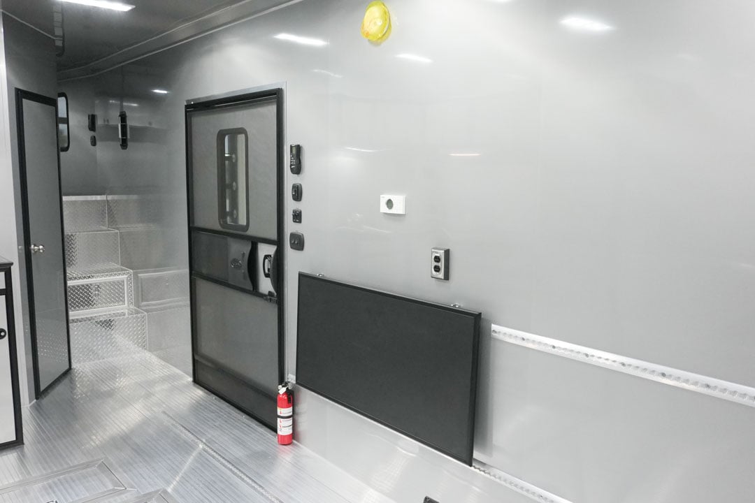 inTech Gooseneck Trailer
