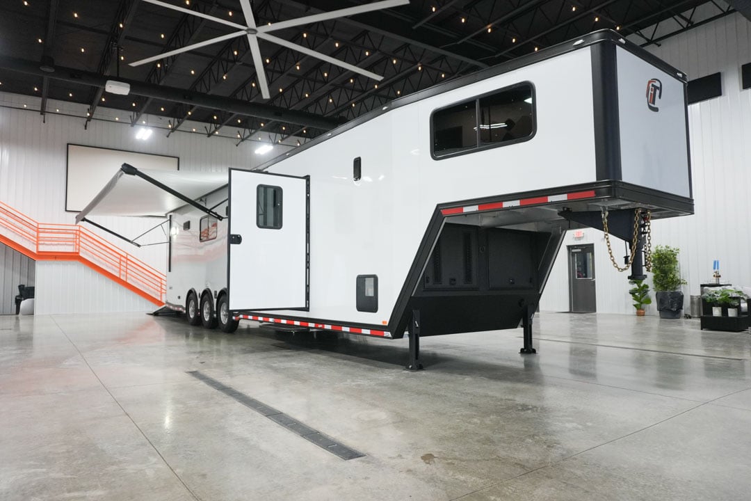 inTech Gooseneck Trailer
