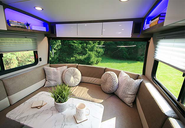 panoramic windshield RV