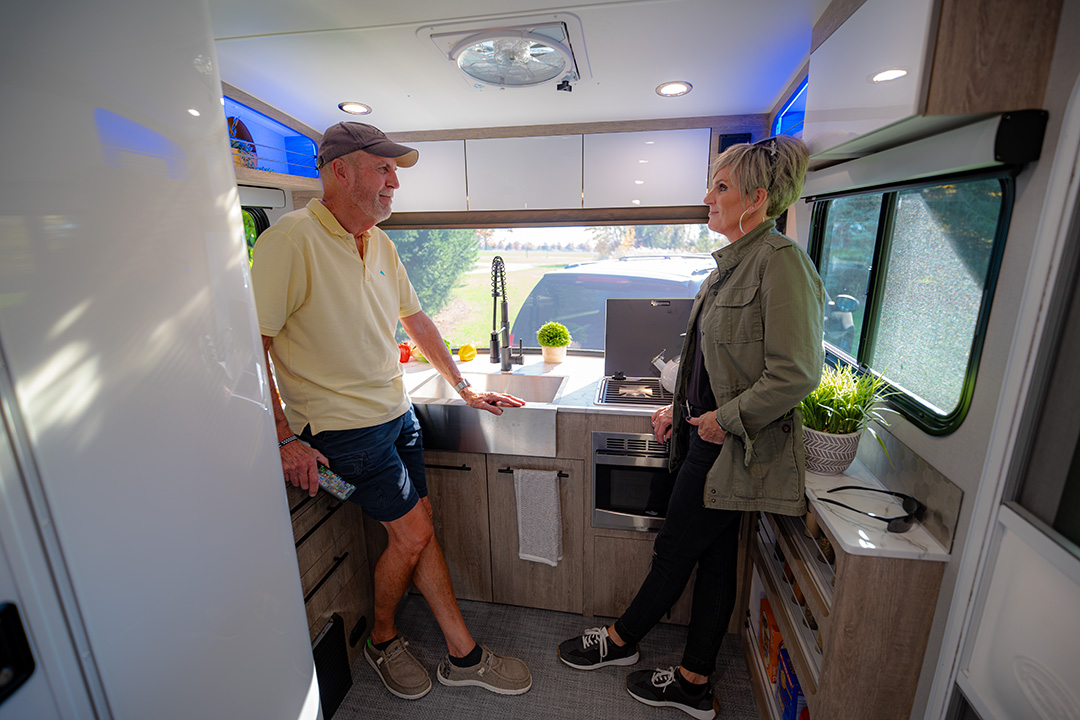 panoramic windshield RV